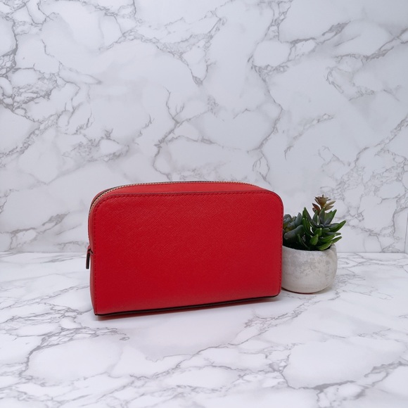 Michael Kors Giftables Box Cardholder and Pouch - Picture 4 of 11